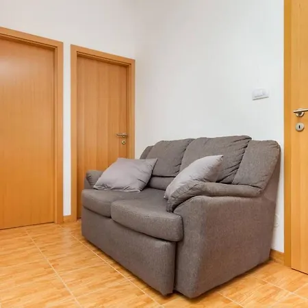 House Apartament *