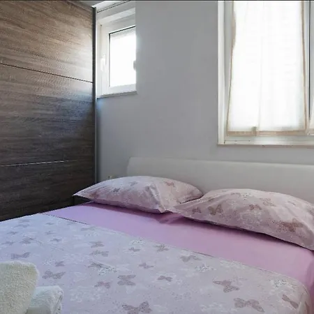 House Apartman *